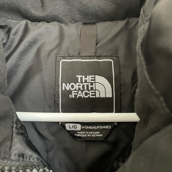 The North Face Women's Black Outerwear - Picture 2 of 4